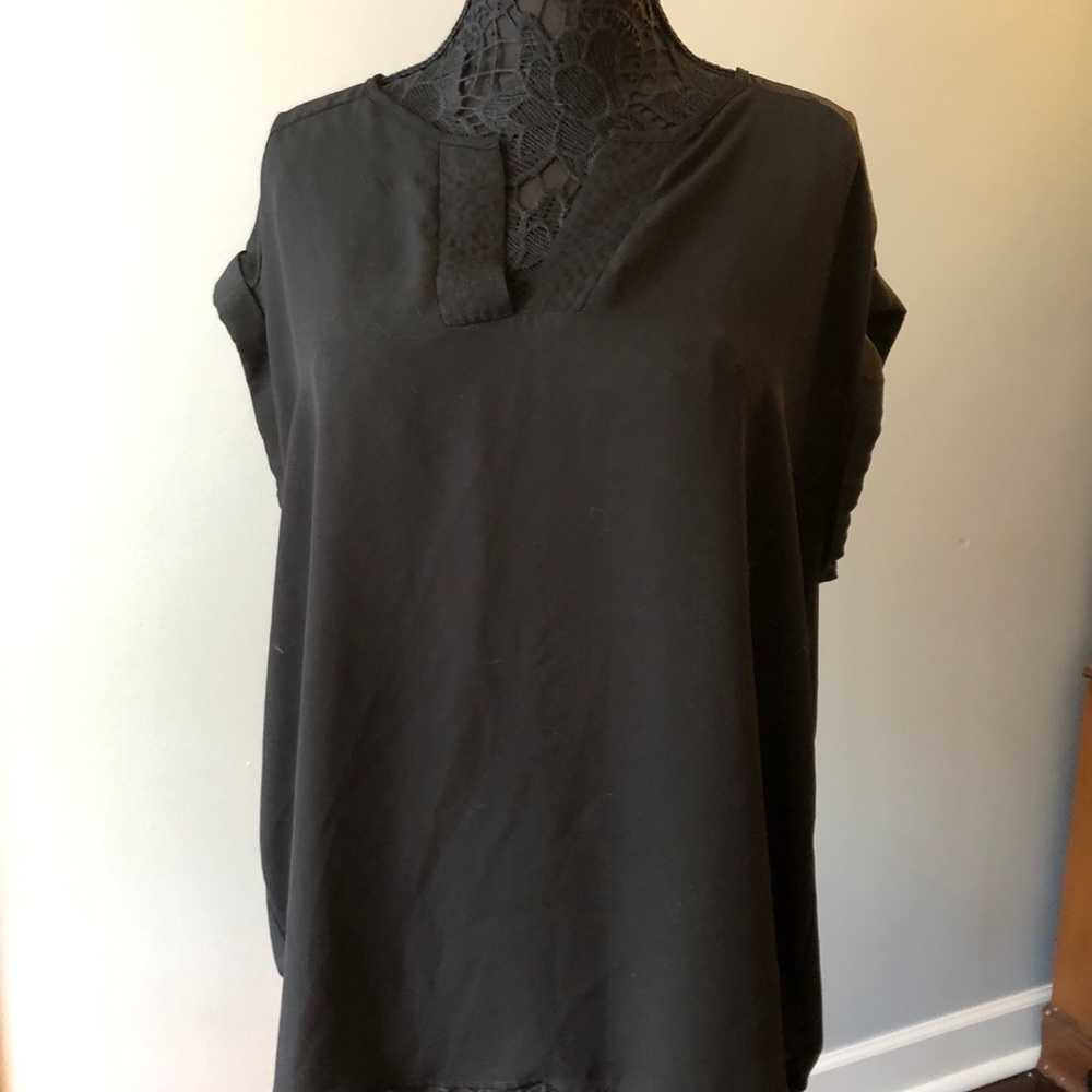 Notch neck sleeveless blouse